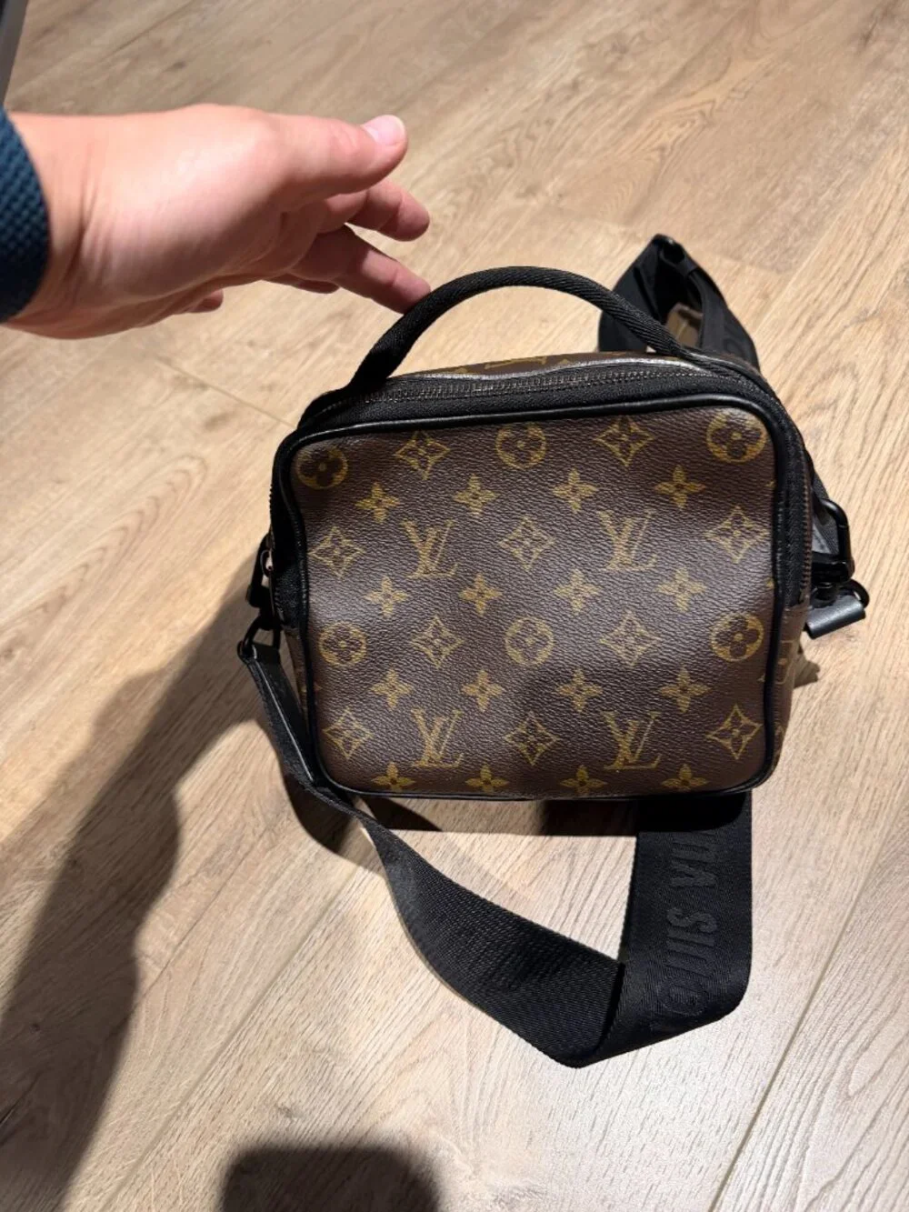 Louis Vuitton Quest Messenger